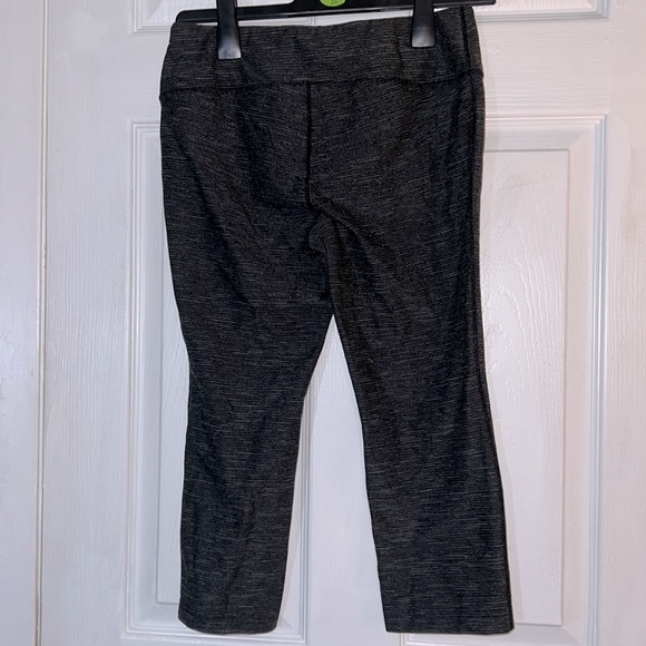 Reebok Medium Capri Workout Leggings - Picture 2 of 2